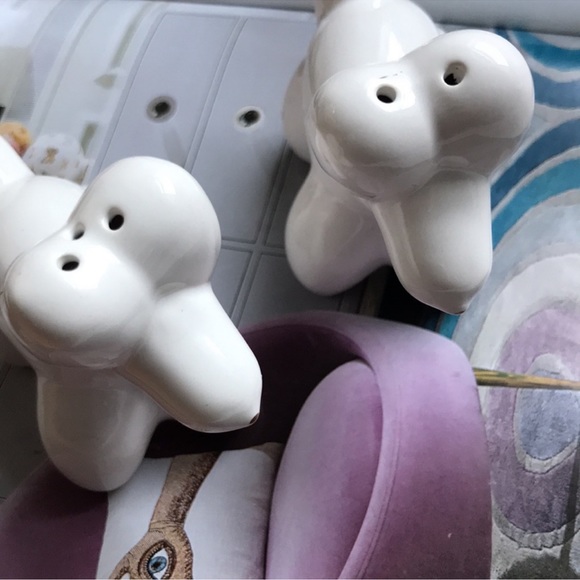 Little white Balloon Dog Salt + Pepper Shakers EUC whimsical - Picture 8 of 16